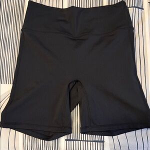 Fabletics Anywhere Motion +365 Black Shorts 6”